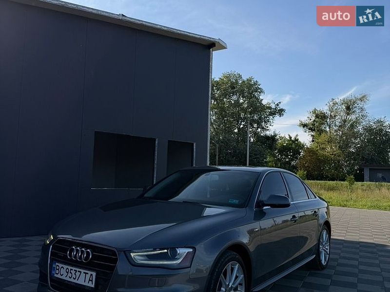 Седан Audi A4 2015 в Самборі