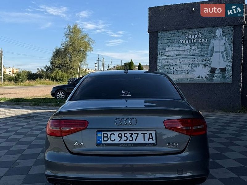 Седан Audi A4 2015 в Самборі