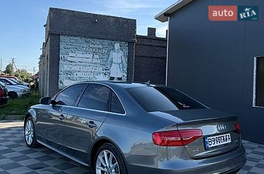 Седан Audi A4 2015 в Самборі