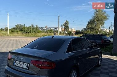 Седан Audi A4 2015 в Самборі