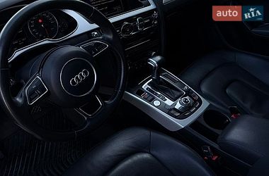 Седан Audi A4 2015 в Самборі
