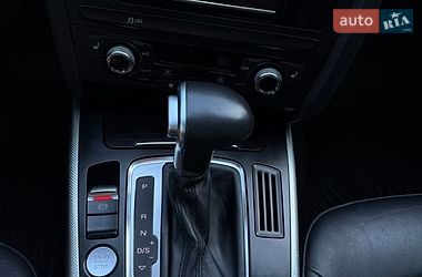 Седан Audi A4 2015 в Самборі