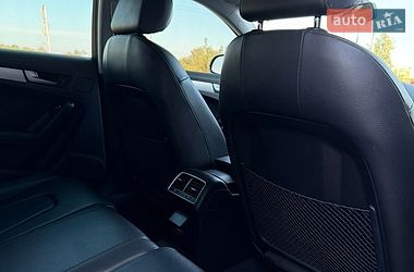 Седан Audi A4 2015 в Самборі