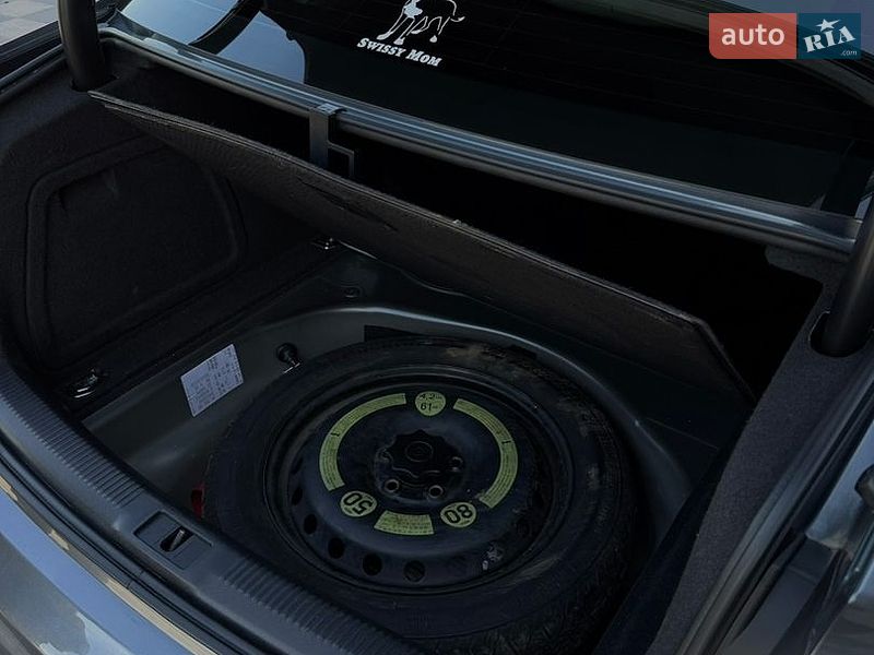 Седан Audi A4 2015 в Самборі