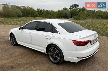 Седан Audi A4 2015 в Львове