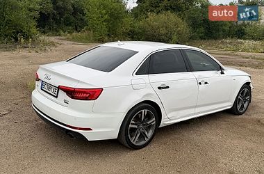 Седан Audi A4 2015 в Львове