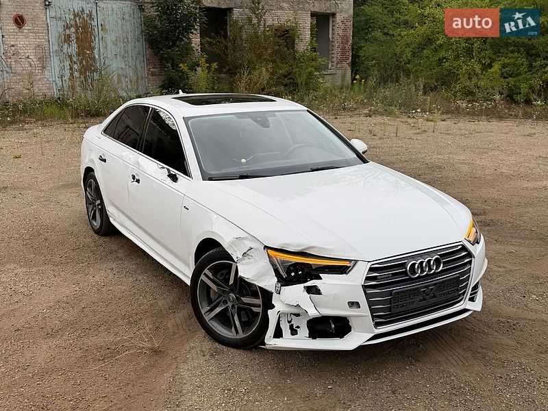 Седан Audi A4 2015 в Львове