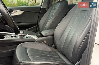 Седан Audi A4 2015 в Львове