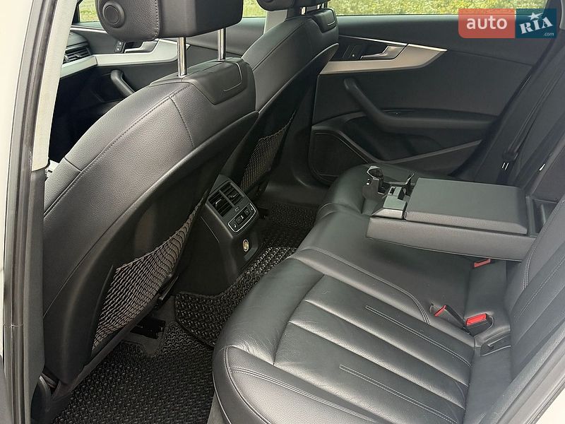 Седан Audi A4 2015 в Львове