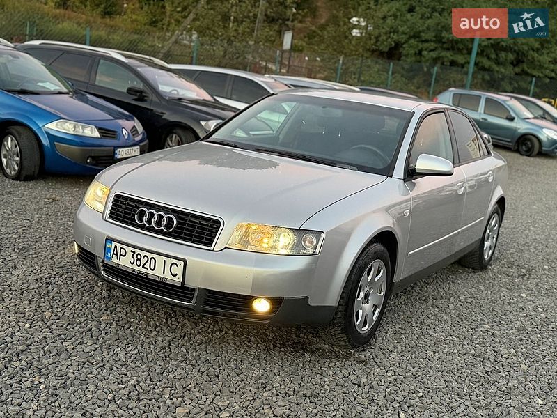 Седан Audi A4 2002 в Хусте