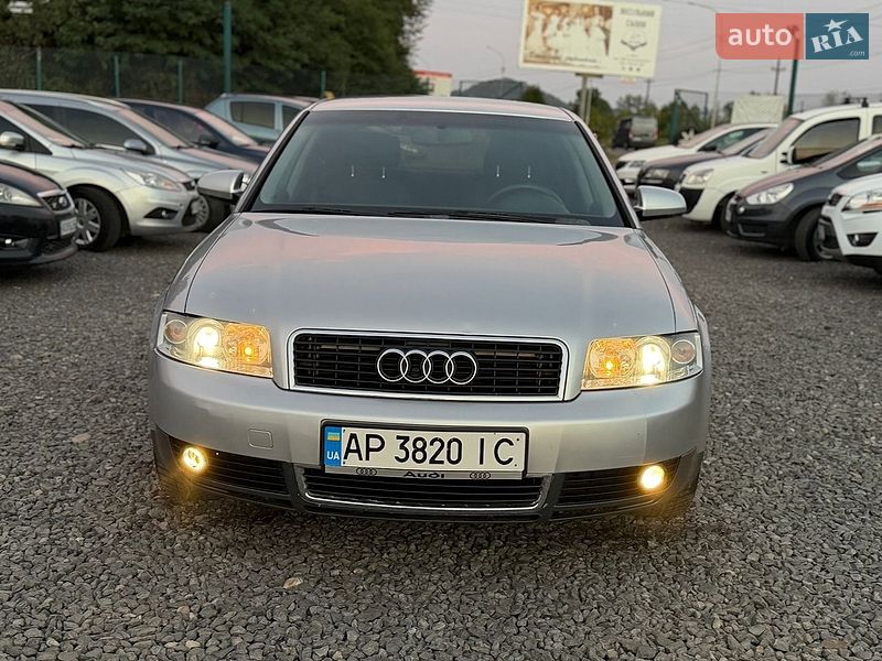 Седан Audi A4 2002 в Хусте