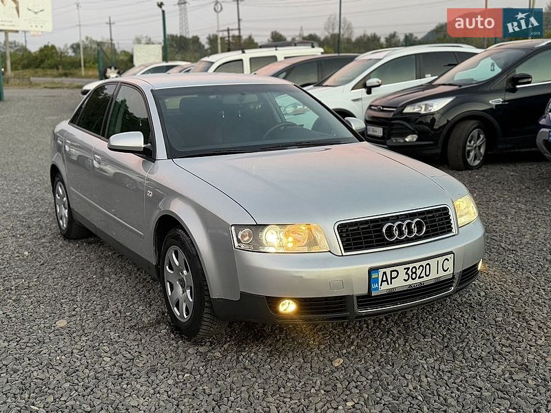 Седан Audi A4 2002 в Хусте