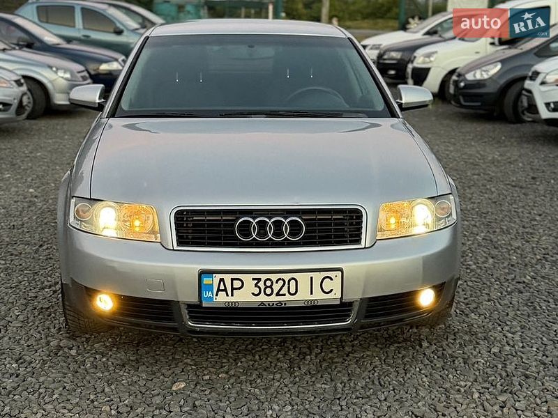 Седан Audi A4 2002 в Хусте