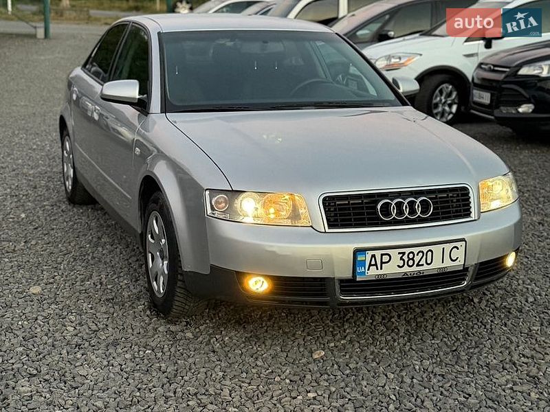 Седан Audi A4 2002 в Хусте