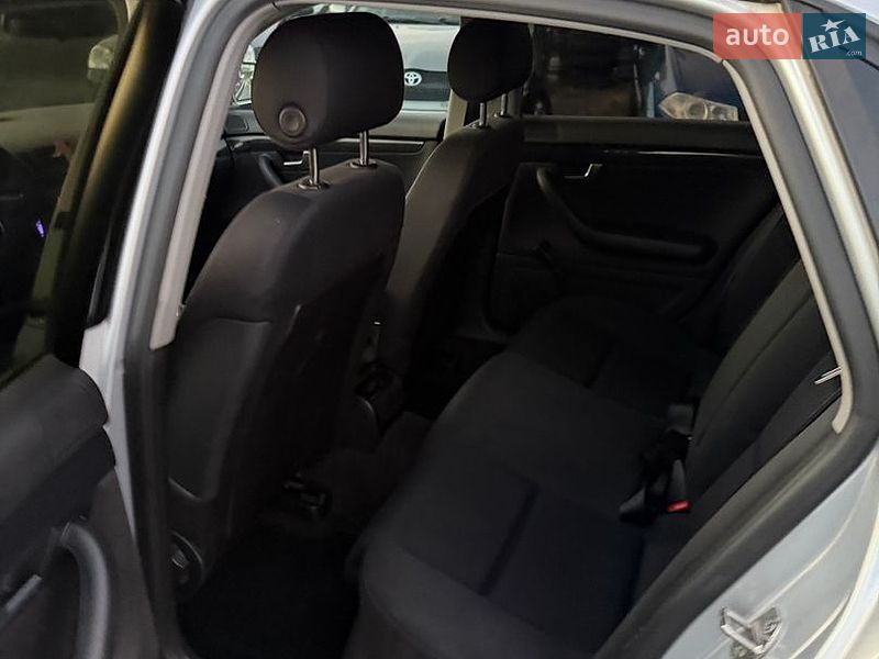 Седан Audi A4 2002 в Хусте