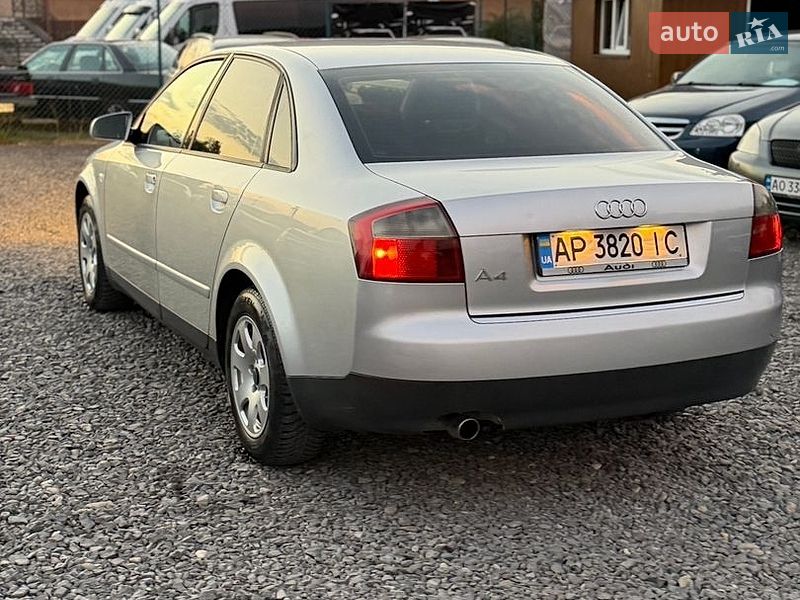 Седан Audi A4 2002 в Хусте