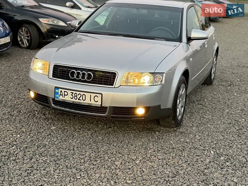 Седан Audi A4 2002 в Хусте