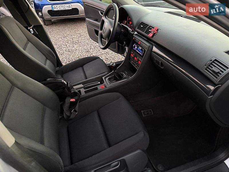 Седан Audi A4 2002 в Хусте