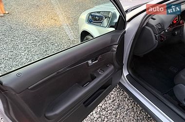Седан Audi A4 2002 в Хусте