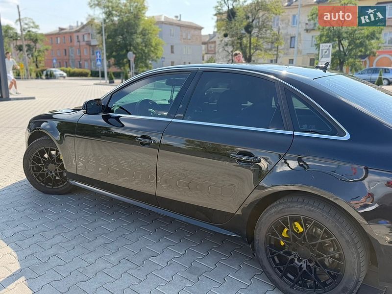 Седан Audi A4 2014 в Львове