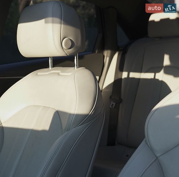 Седан Audi A4 2019 в Киеве