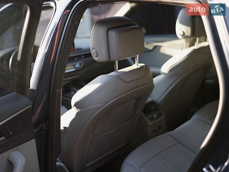 Седан Audi A4 2019 в Киеве