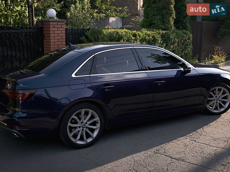 Седан Audi A4 2019 в Киеве
