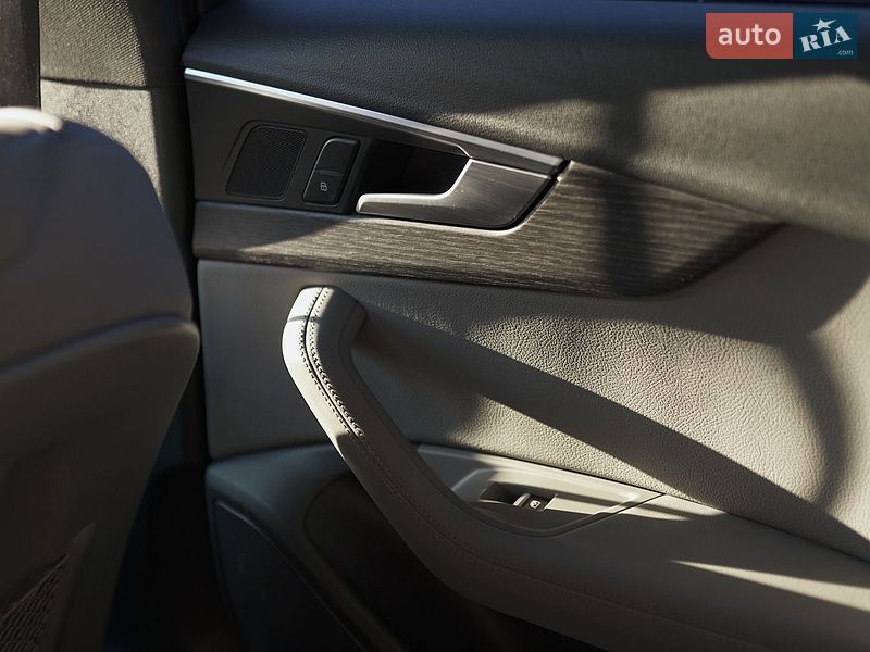 Седан Audi A4 2019 в Киеве
