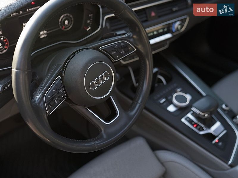Седан Audi A4 2019 в Киеве