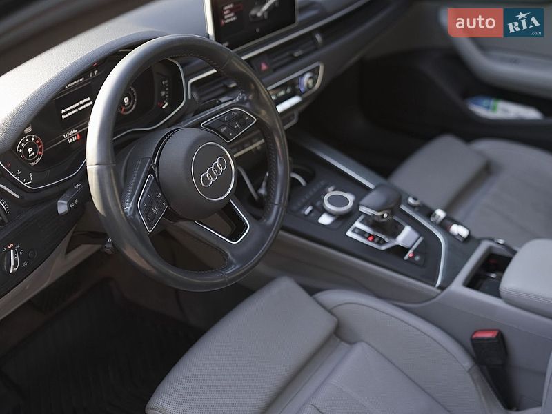 Седан Audi A4 2019 в Киеве