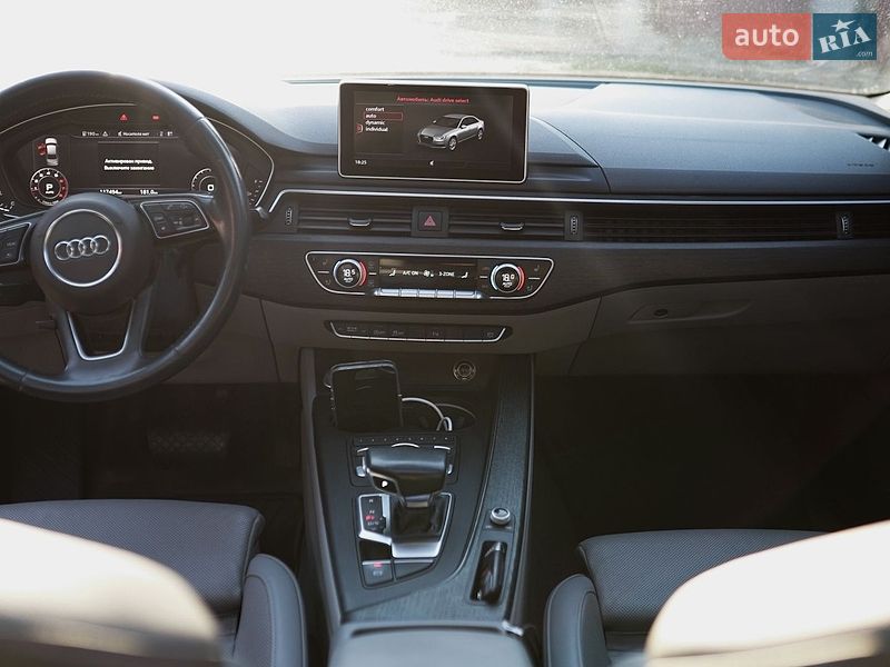 Седан Audi A4 2019 в Киеве