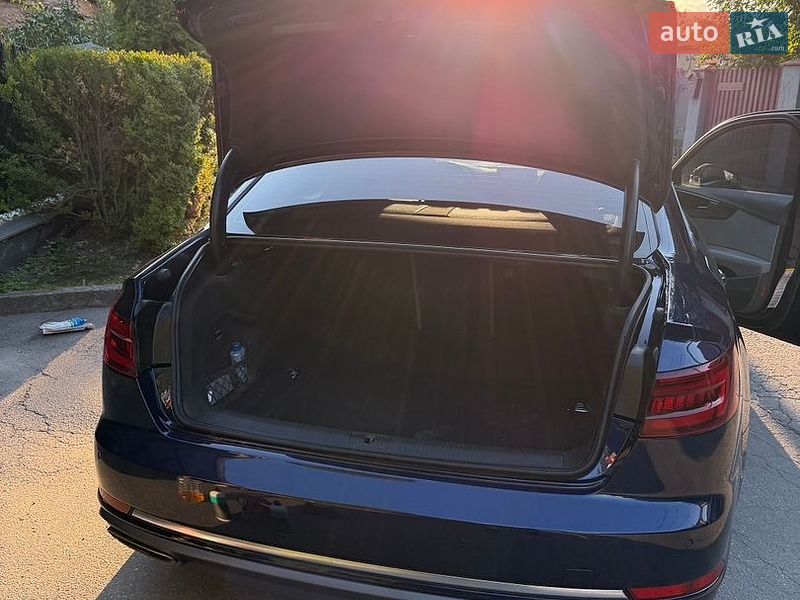 Седан Audi A4 2019 в Киеве