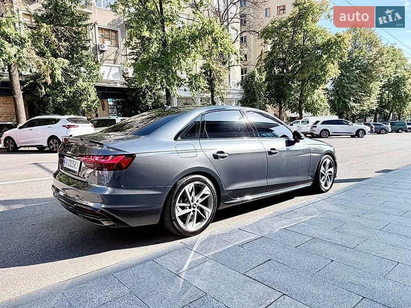 Седан Audi A4 2022 в Харкові