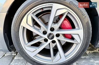 Седан Audi A4 2022 в Харкові