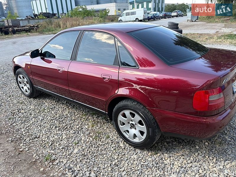 Седан Audi A4 1998 в Тернополе