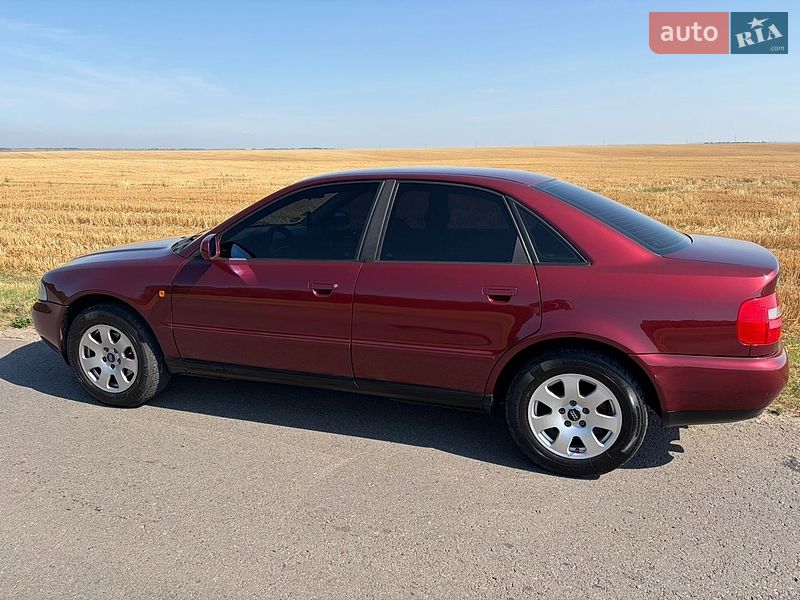 Седан Audi A4 1998 в Тернополе