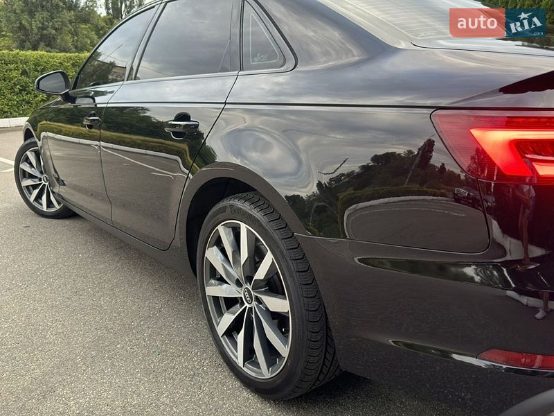 Седан Audi A4 2019 в Львове