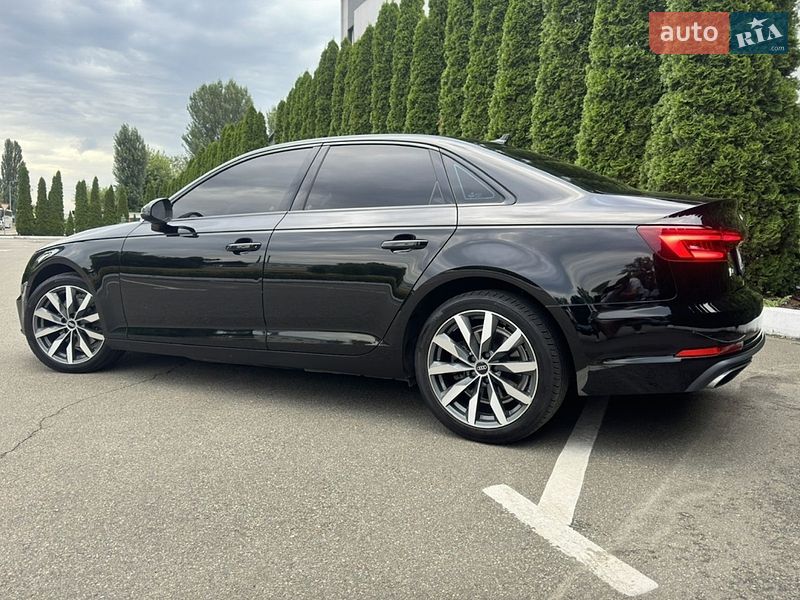 Седан Audi A4 2019 в Львове