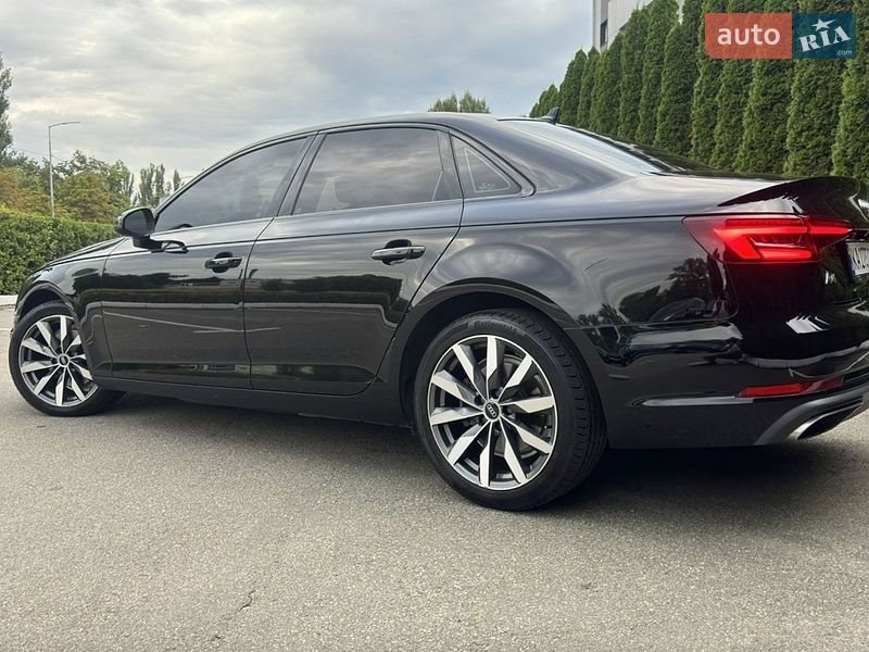 Седан Audi A4 2019 в Львове