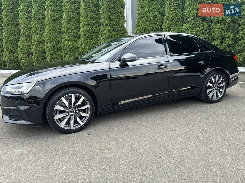 Седан Audi A4 2019 в Львове