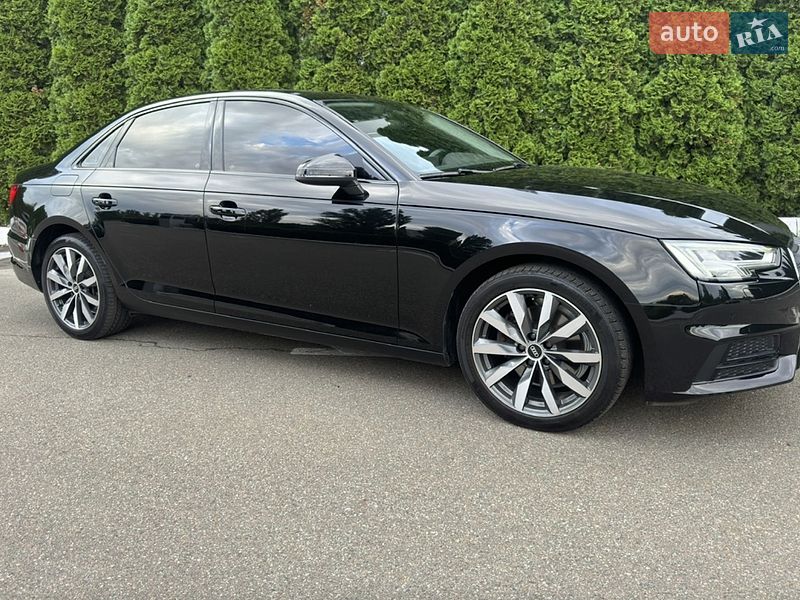 Седан Audi A4 2019 в Львове