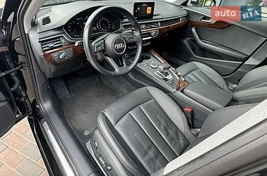 Седан Audi A4 2019 в Львове