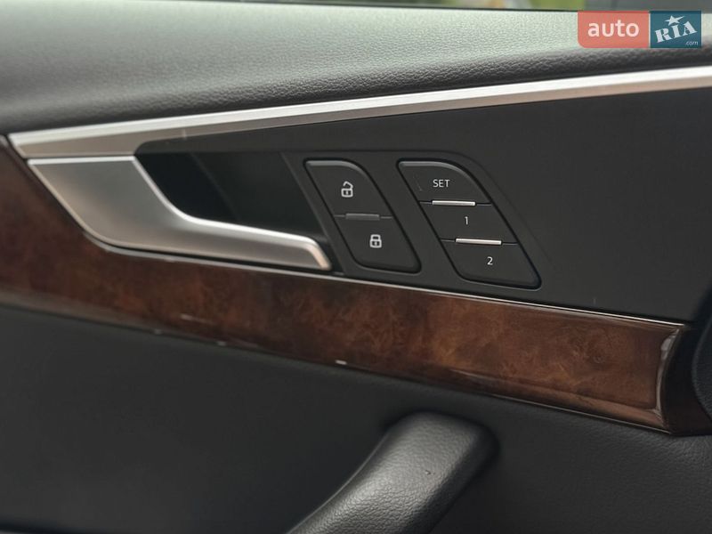 Седан Audi A4 2019 в Львове