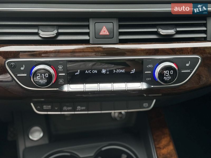 Седан Audi A4 2019 в Львове