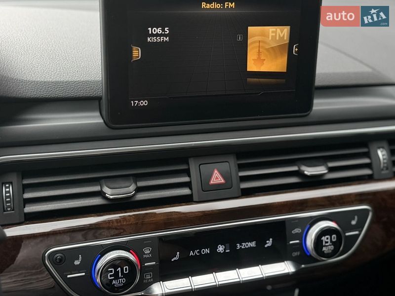 Седан Audi A4 2019 в Львове