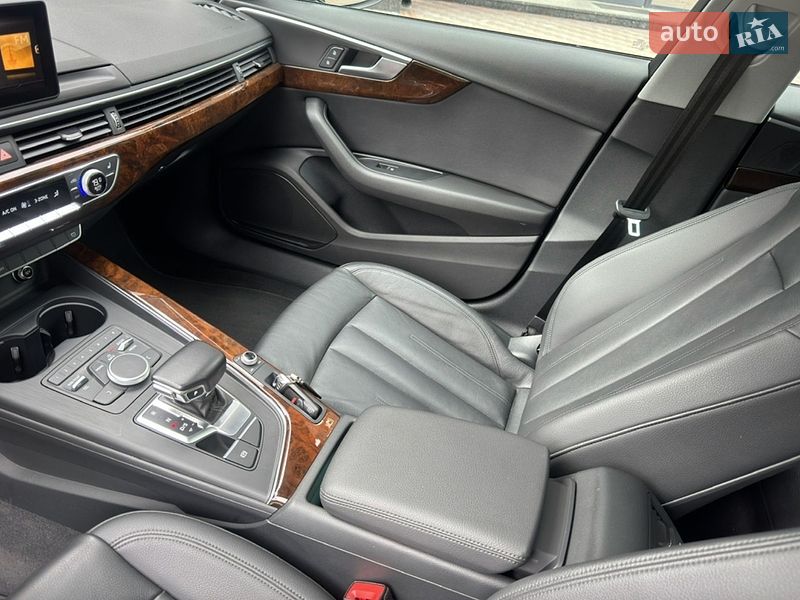 Седан Audi A4 2019 в Львове