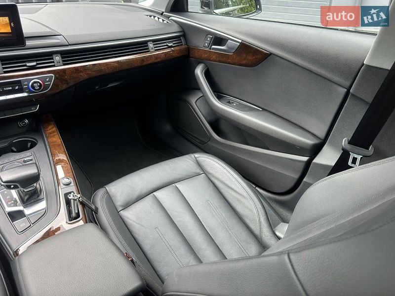 Седан Audi A4 2019 в Львове