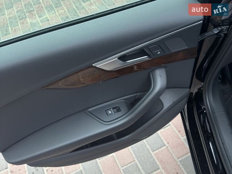 Седан Audi A4 2019 в Львове