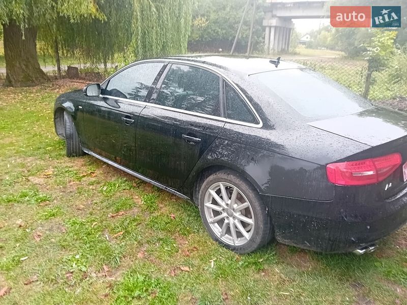 Седан Audi A4 2015 в Жидачові