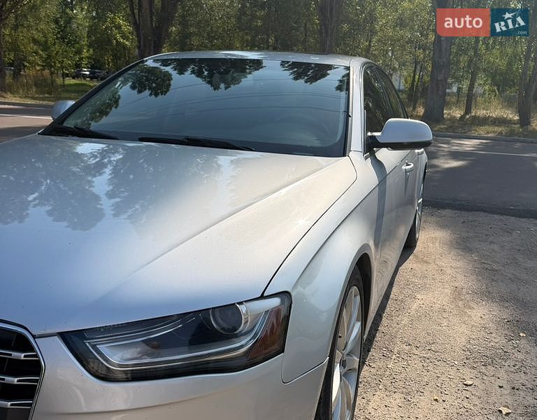 Седан Audi A4 2012 в Кролевце